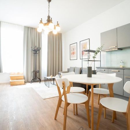 Spacious Apartment With Huge Shared Terrace And Grill Located Between City Centre And Donau River Βιέννη Εξωτερικό φωτογραφία