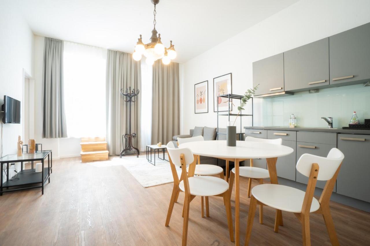 Spacious Apartment With Huge Shared Terrace And Grill Located Between City Centre And Donau River Βιέννη Εξωτερικό φωτογραφία