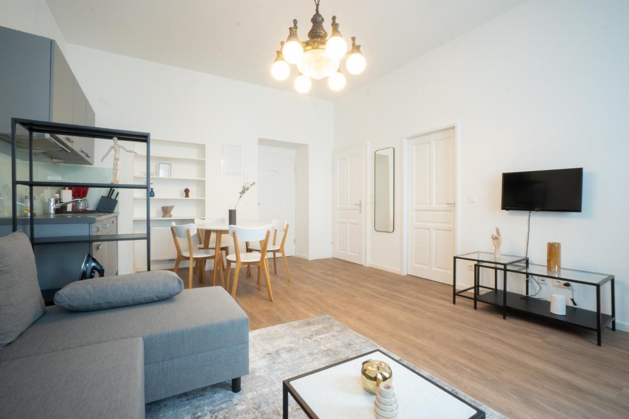 Spacious Apartment With Huge Shared Terrace And Grill Located Between City Centre And Donau River Βιέννη Εξωτερικό φωτογραφία